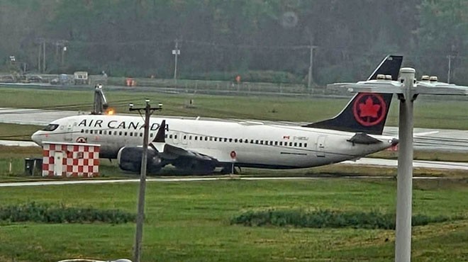 AIR CANADA PİSTTEN BÖYLE ÇIKTI