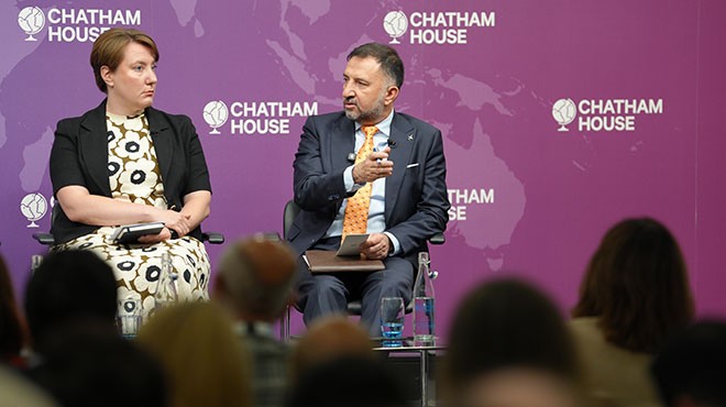 DEMİROĞLU CHATHAM HOUSE’TA KONUŞTU