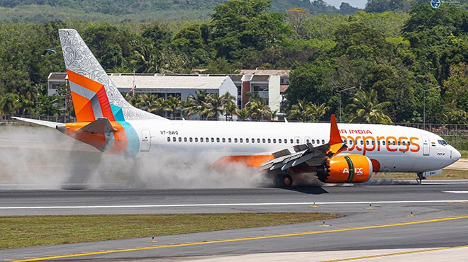 UÇAĞIN İÇERİSİNDEN SERT İNİŞ ANI